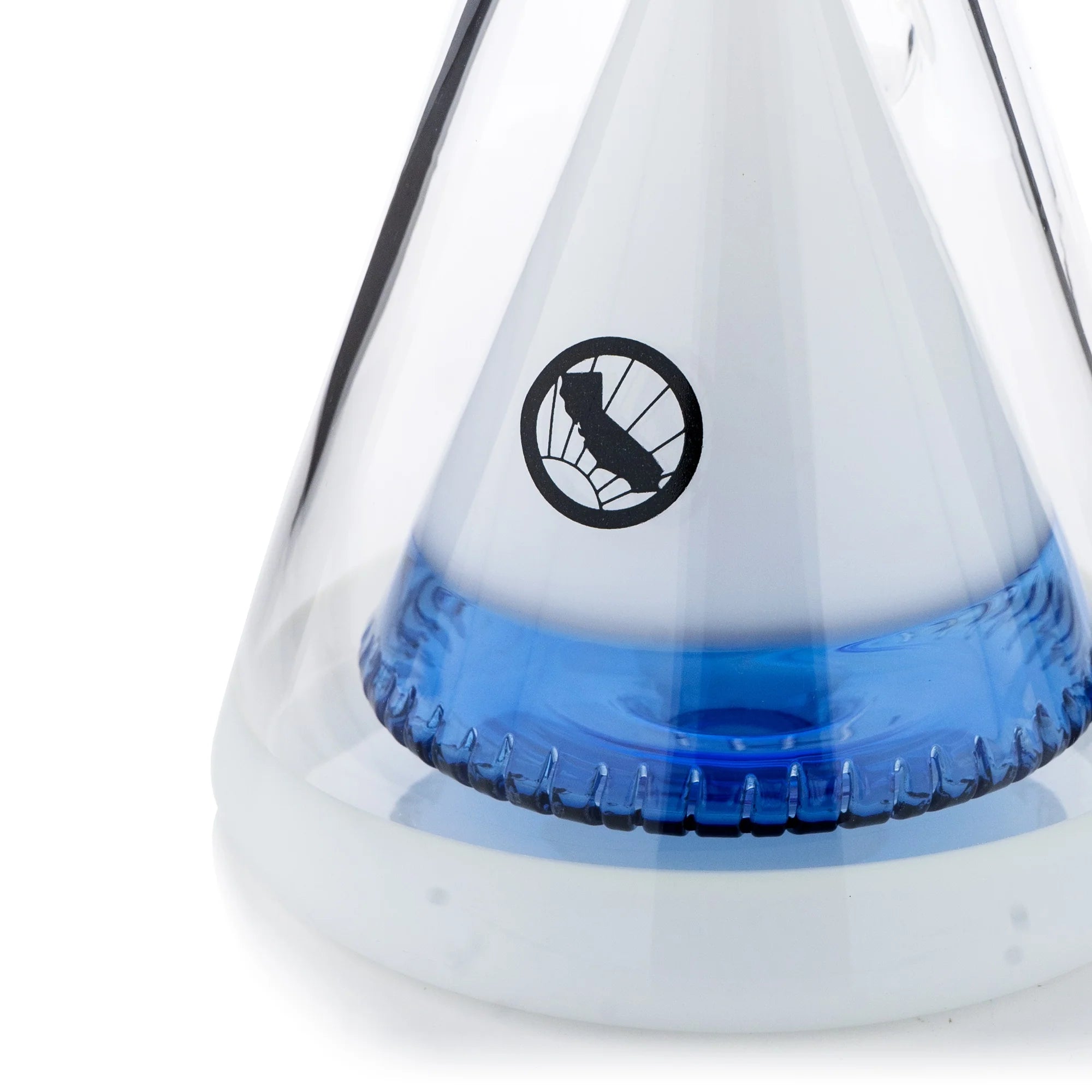 Mav 18" Manhattan Pyramid Beaker Blue and White